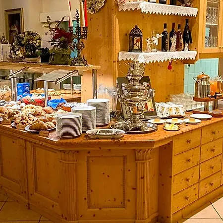 Ξενοδοχείο Pineta Pastry 4*