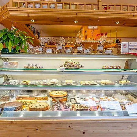 Pineta Pastry 4*